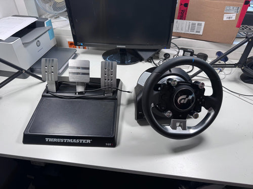 Thrustmaster T-GT II + 3 Pedale - Gehäuse stark beschädigt G3